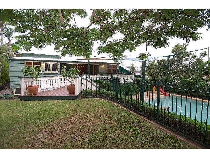 24 Forbes Street, Hawthorne QLD 4171