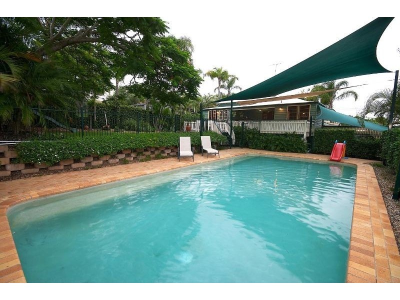 24 Forbes Street, Hawthorne QLD 4171