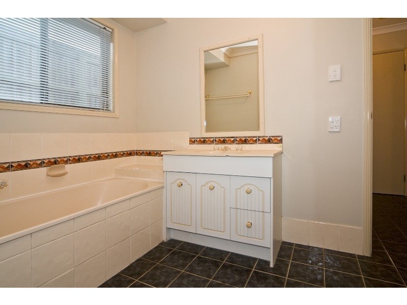 83 Torquay Crescent, Tingalpa QLD 4173