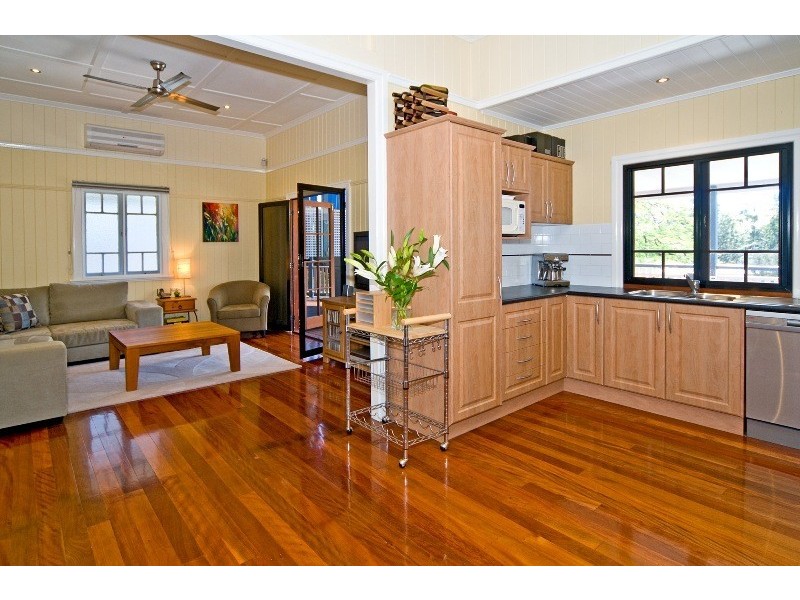 28 Bovelles Street, Camp Hill QLD 4152