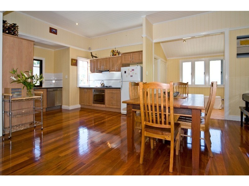 28 Bovelles Street, Camp Hill QLD 4152