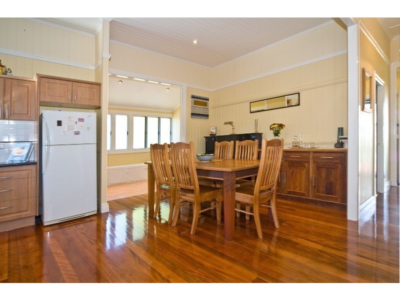 28 Bovelles Street, Camp Hill QLD 4152