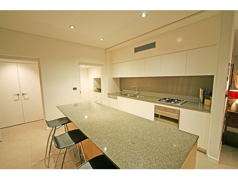 13 Edgewater Place, Bulimba QLD 4171