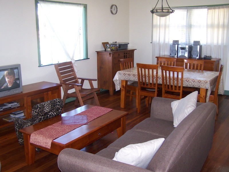 1 Blackwood Avenue, Cannon Hill QLD 4170