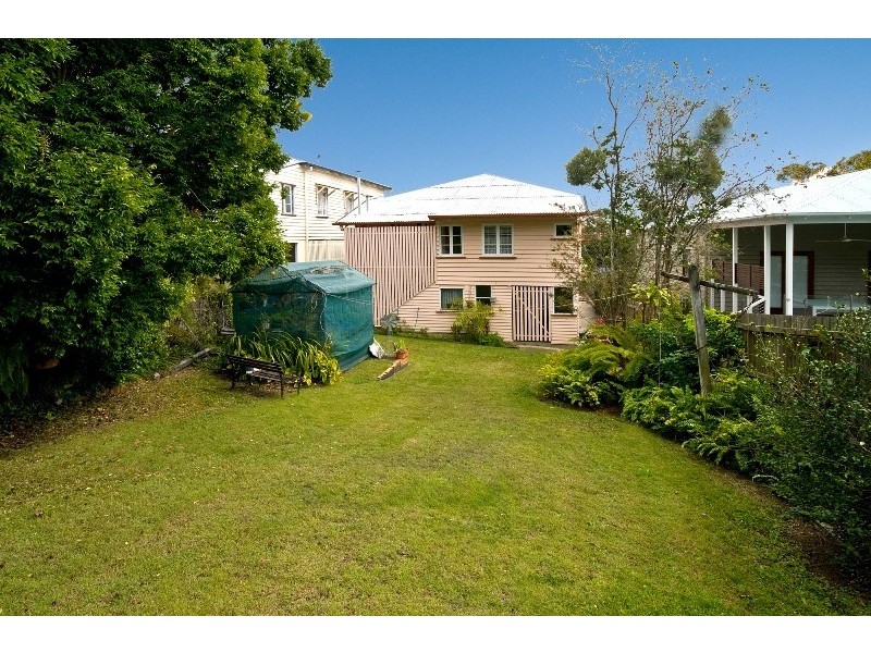 75 Thackeray Street, Norman Park QLD 4170