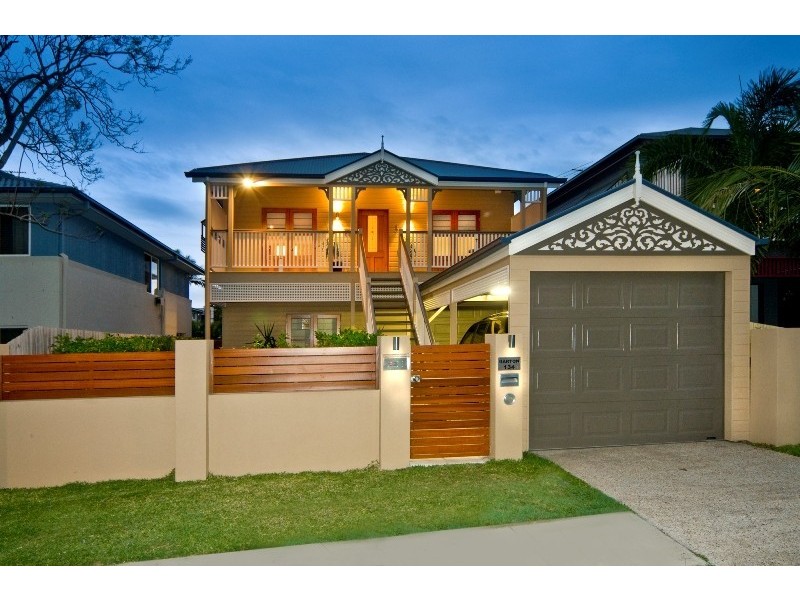 134 Barton Road, Hawthorne QLD 4171