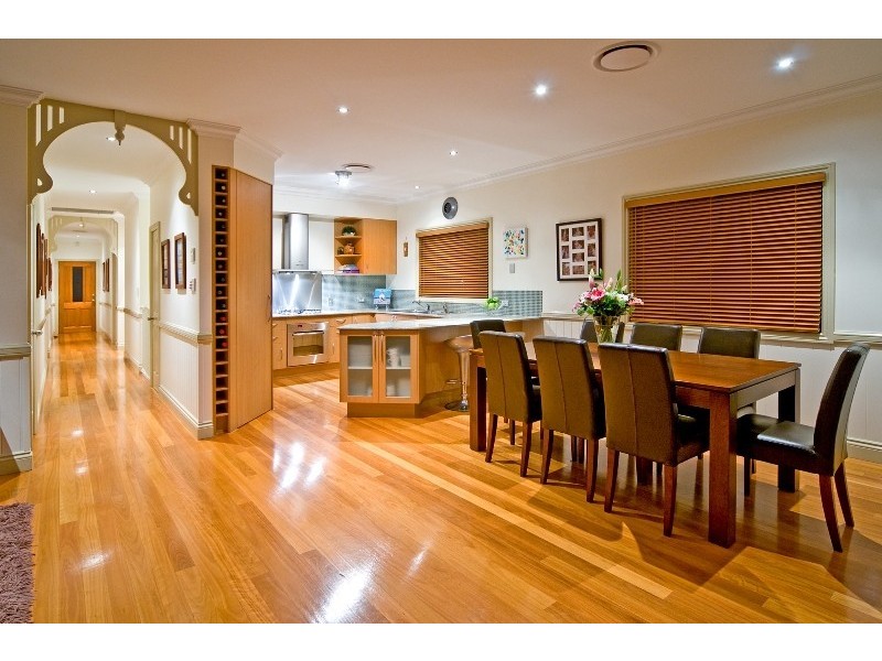 134 Barton Road, Hawthorne QLD 4171