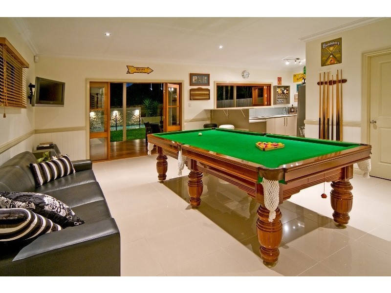 134 Barton Road, Hawthorne QLD 4171