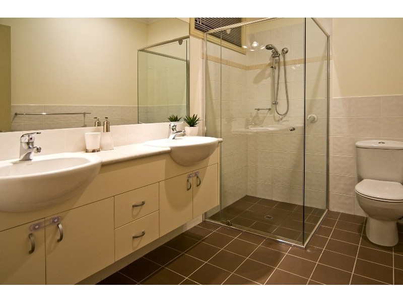 134 Barton Road, Hawthorne QLD 4171