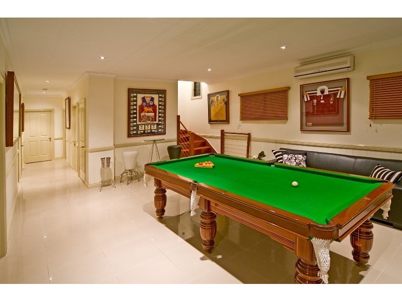 134 Barton Road, Hawthorne QLD 4171