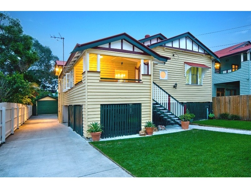 10 Grosvenor Street, Balmoral QLD 4171