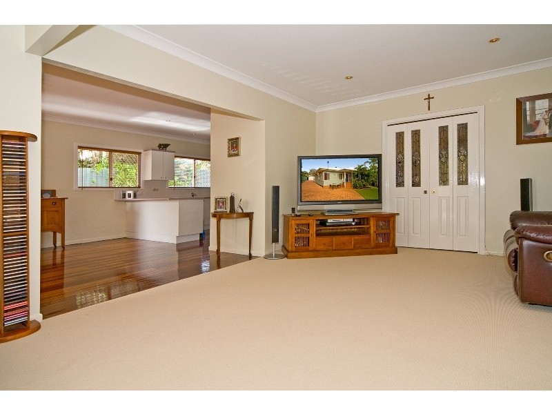 8 Julian Street, Morningside QLD 4170