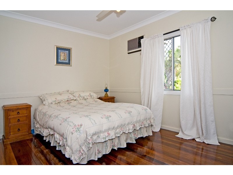 8 Julian Street, Morningside QLD 4170