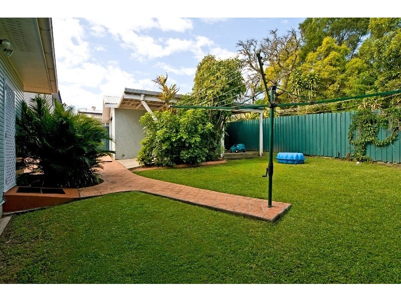 8 Julian Street, Morningside QLD 4170