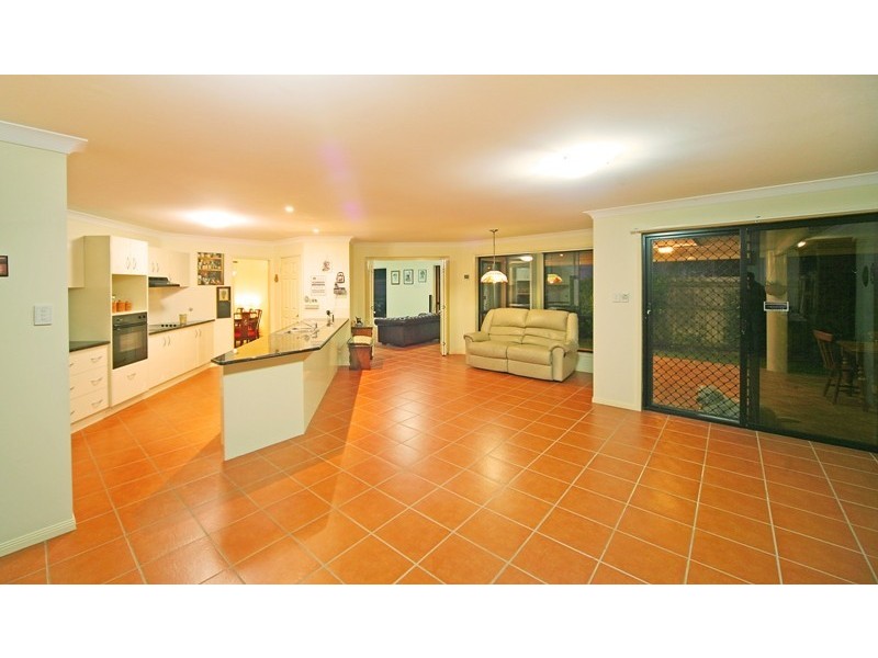 12 Forest Place, Carindale QLD 4152