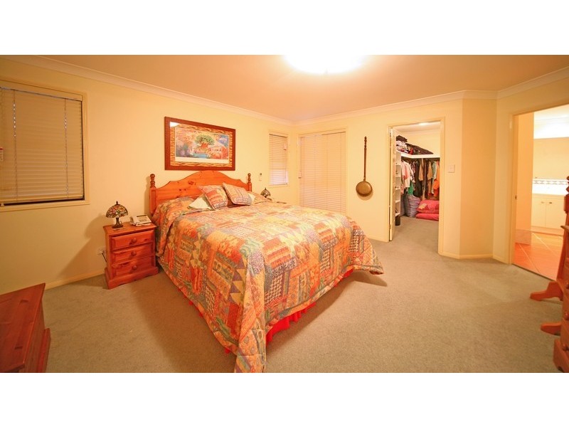 12 Forest Place, Carindale QLD 4152