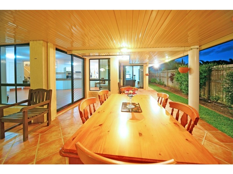 12 Forest Place, Carindale QLD 4152