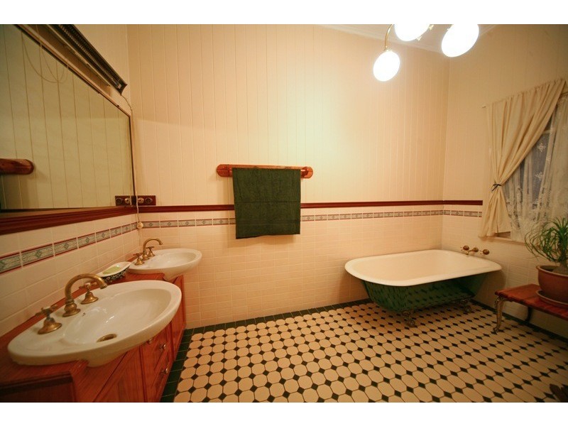 8 Fisher Street, East Brisbane QLD 4169