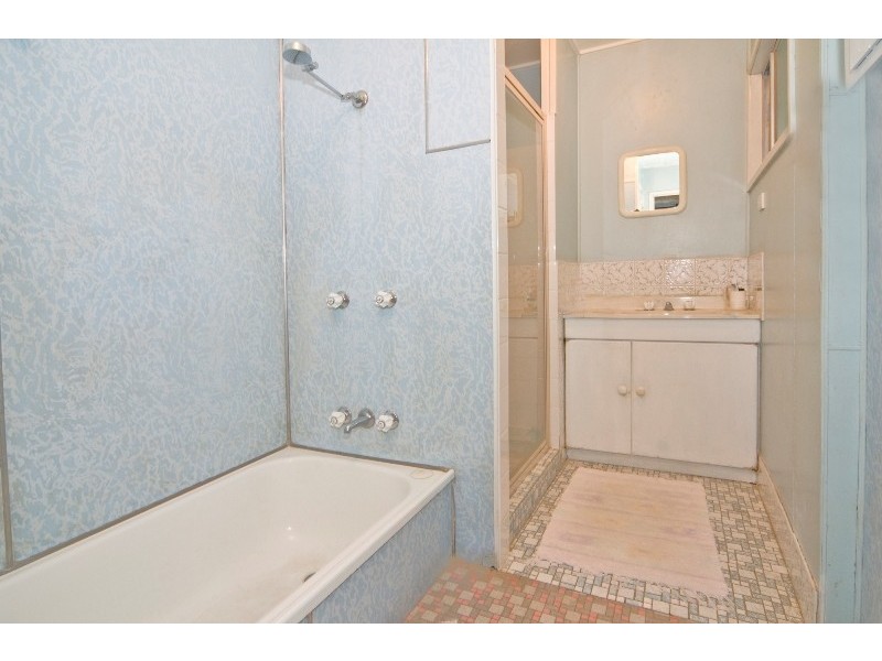 56 Shrapnel Road, Cannon Hill QLD 4170