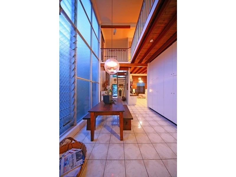 35 Barton Road, Hawthorne QLD 4171