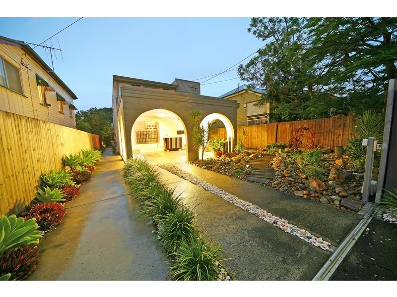 35 Barton Road, Hawthorne QLD 4171