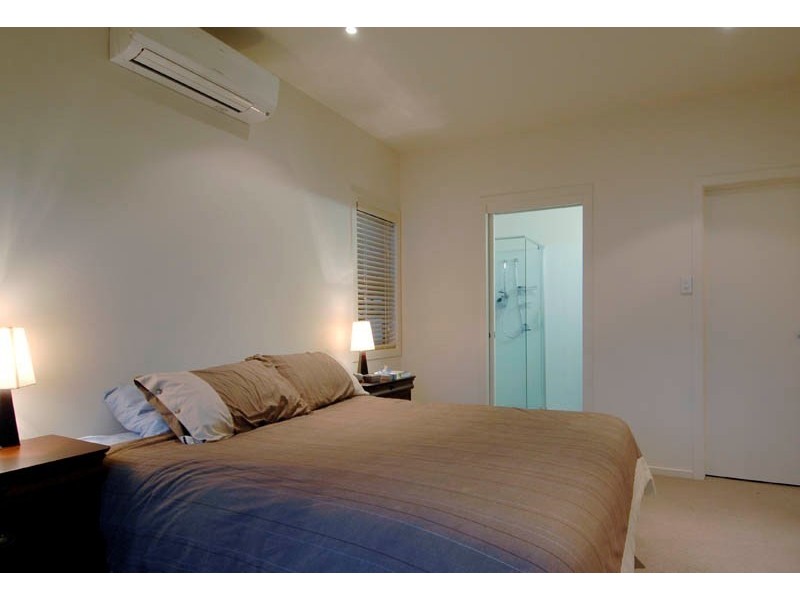 19a Park Street, Hawthorne QLD 4171