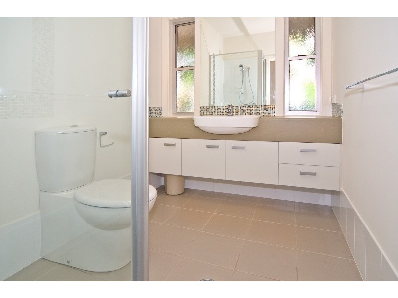 19a Park Street, Hawthorne QLD 4171