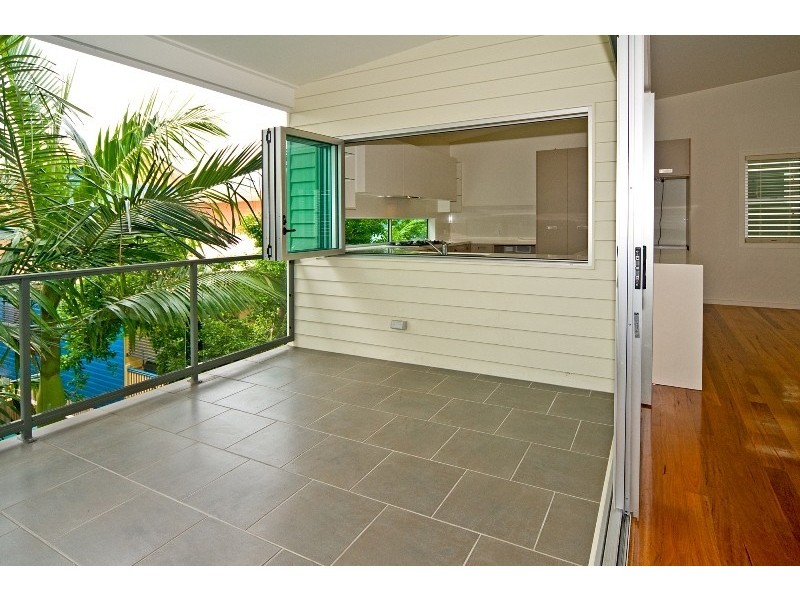 19a Park Street, Hawthorne QLD 4171