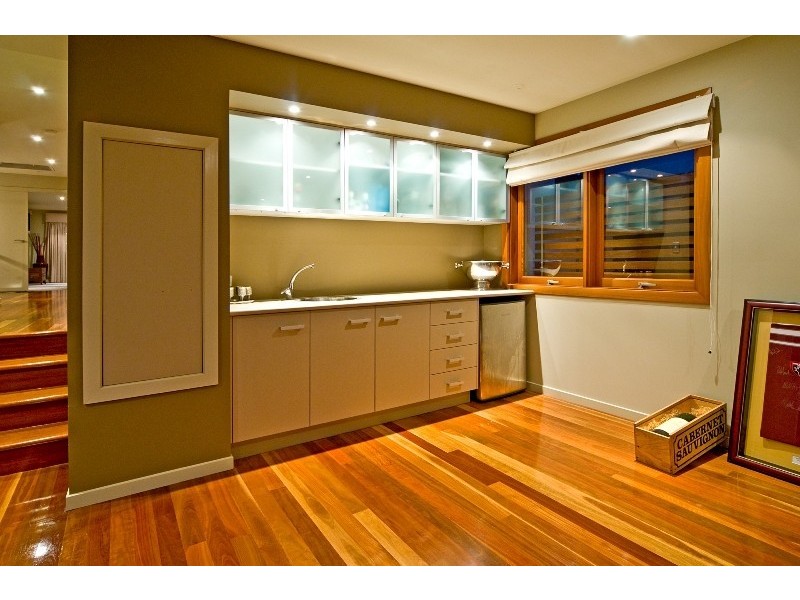 42 Brussels Avenue, Morningside QLD 4170