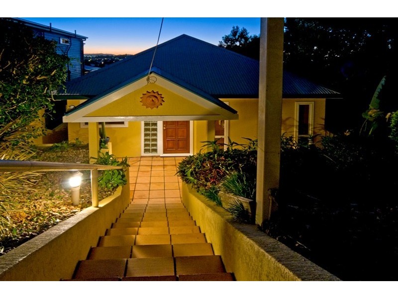 12 Dilkera Street, Balmoral QLD 4171