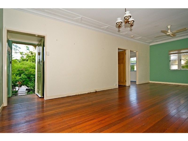 749 Logan Road, Greenslopes QLD 4120