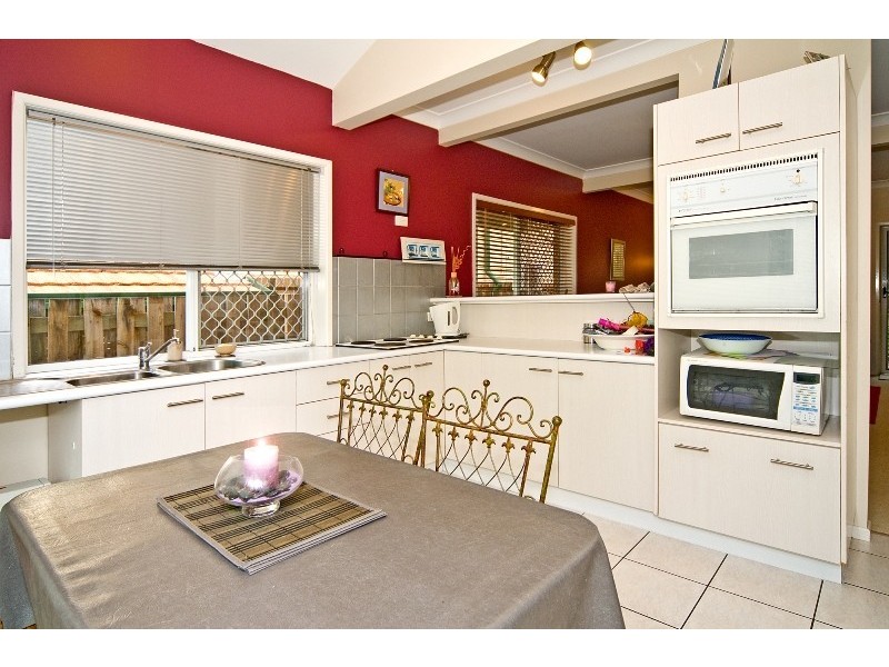 20 Hillside Crescent, Seven Hills QLD 4170