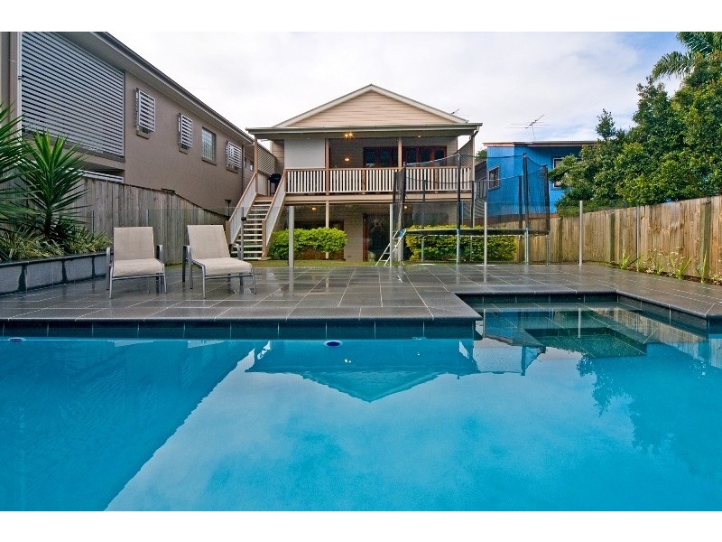 10 Govett Avenue, Hawthorne QLD 4171