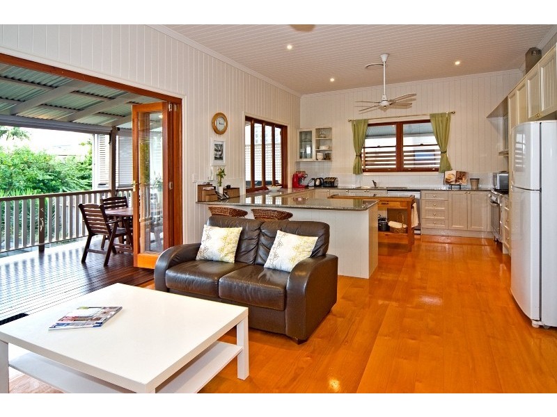 10 Govett Avenue, Hawthorne QLD 4171