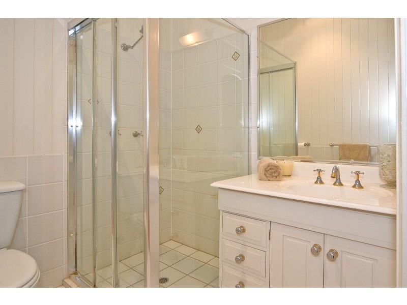 10 Govett Avenue, Hawthorne QLD 4171