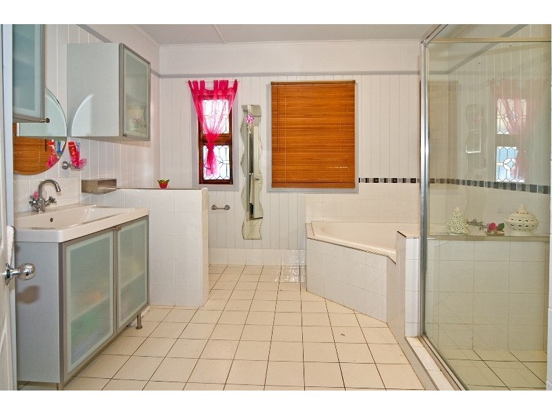 53 Dickenson Street, Carina QLD 4152