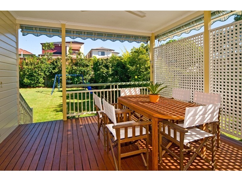 7 Esmonde Place, Coorparoo QLD 4151