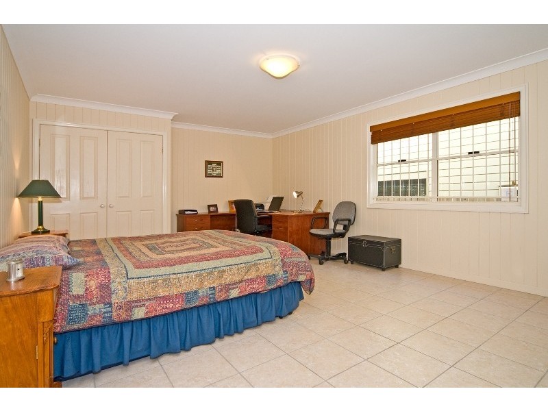 7 Esmonde Place, Coorparoo QLD 4151