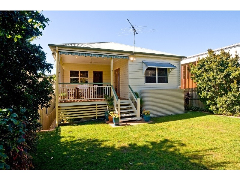 7 Esmonde Place, Coorparoo QLD 4151