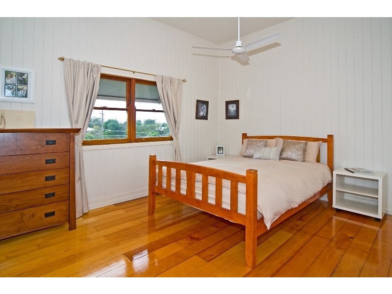 10 Govett Avenue, Hawthorne QLD 4171