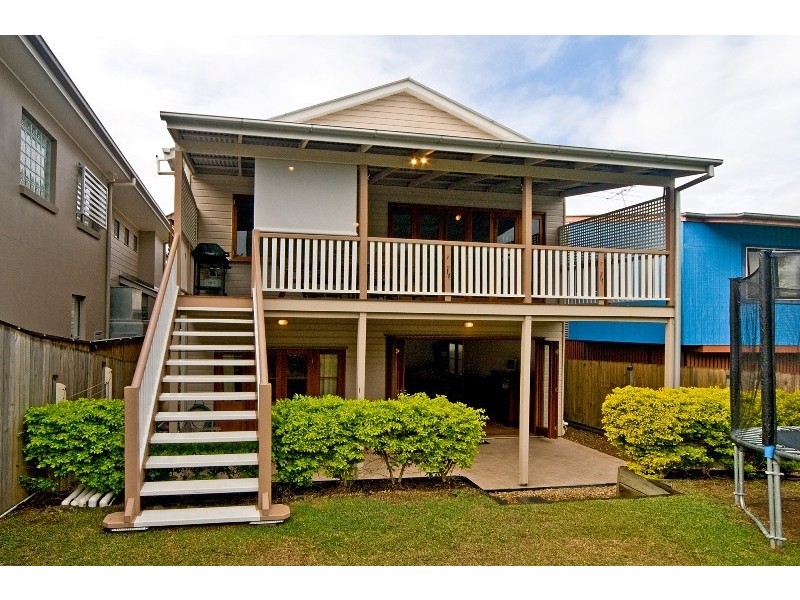 10 Govett Avenue, Hawthorne QLD 4171