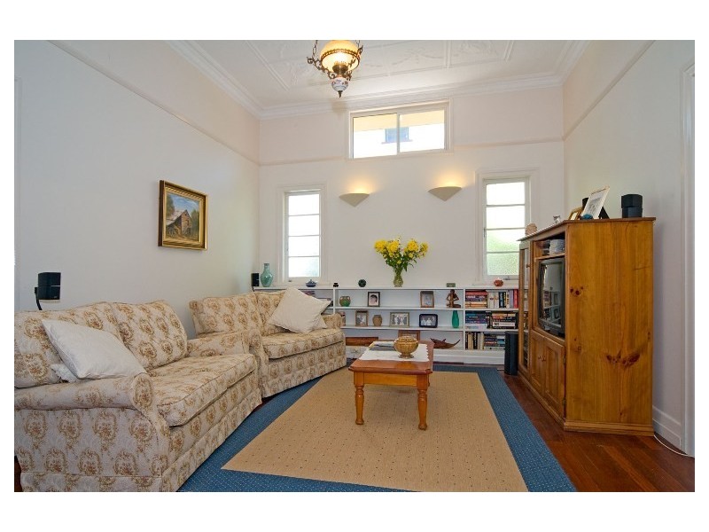 96 MacDonald Street, Norman Park QLD 4170