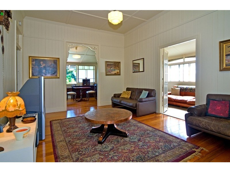 25 Balmoral Street, Hawthorne QLD 4171