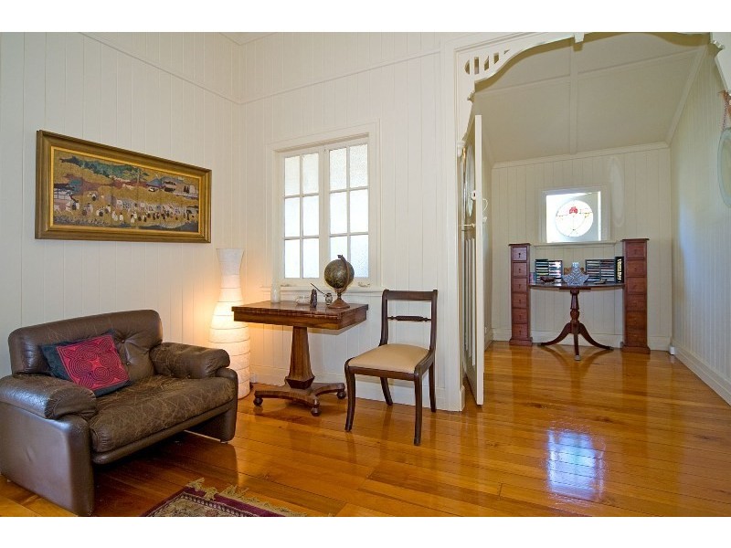 25 Balmoral Street, Hawthorne QLD 4171