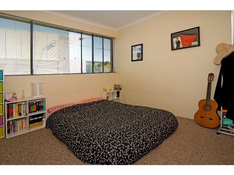 1/95 Kates Street, Morningside QLD 4170