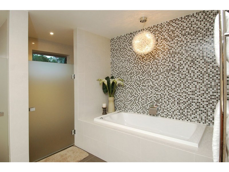 4 Spica Street, Coorparoo QLD 4151