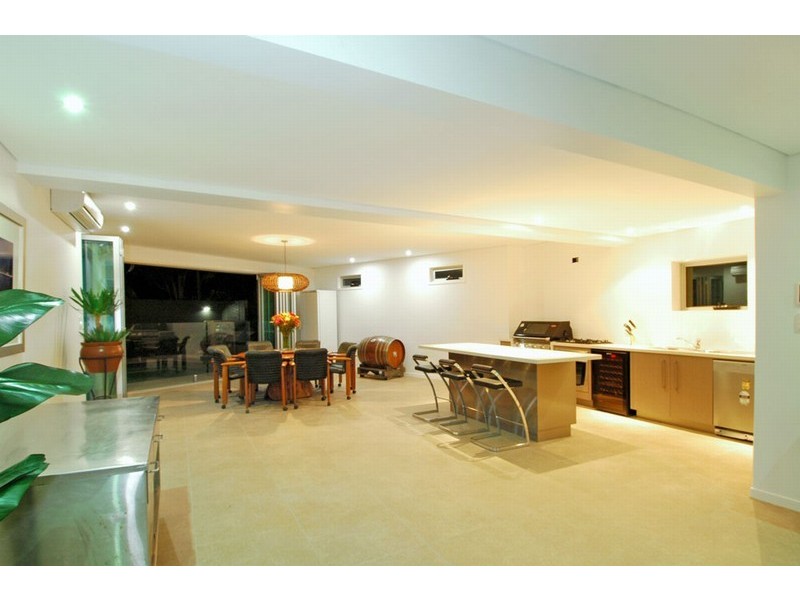 4 Spica Street, Coorparoo QLD 4151