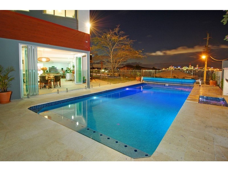 4 Spica Street, Coorparoo QLD 4151