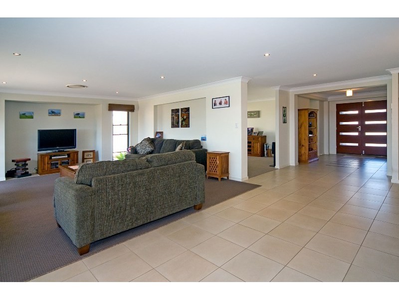 12 Vaucluse Place, Parkinson QLD 4115