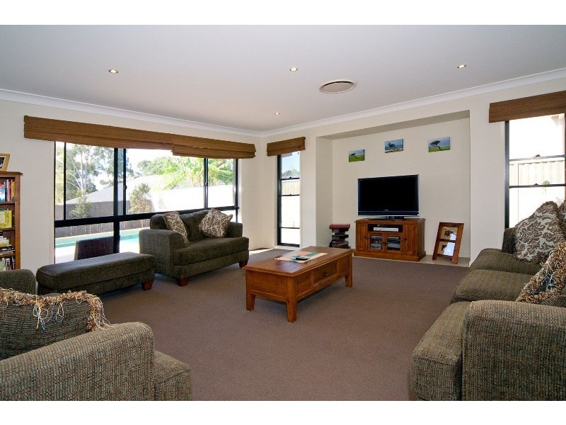 12 Vaucluse Place, Parkinson QLD 4115